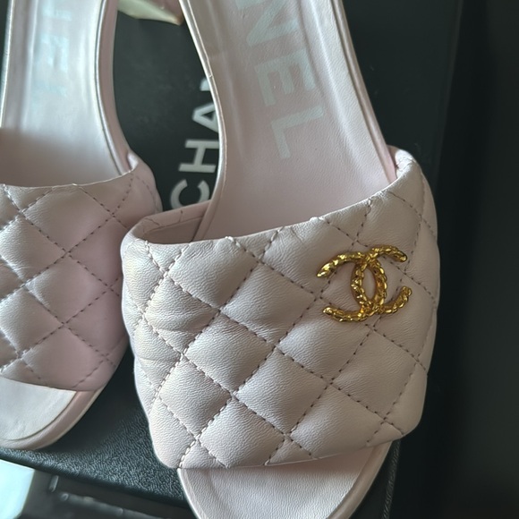 Chanel light pink  Mules 37.5 - Picture 3 of 8